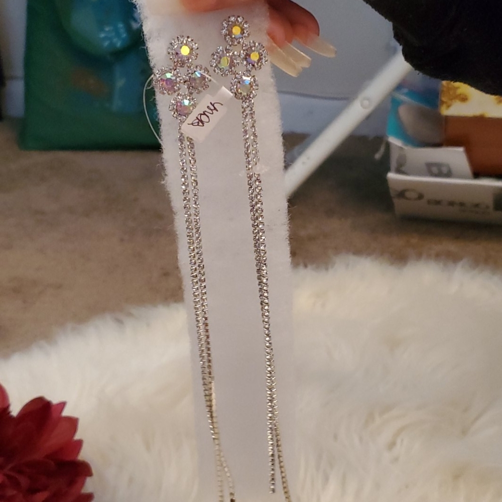 Jewelry - Picture 3 of 3